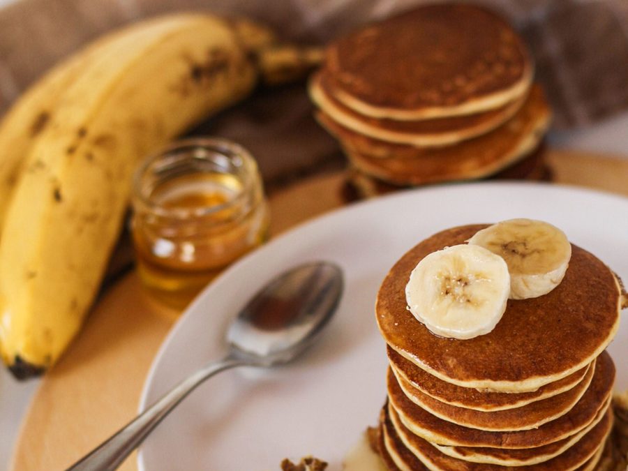 Three-ingredient oat and banana pancakes